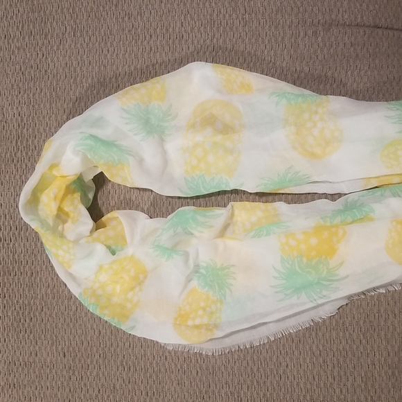 Pineapple Fashion Scarf - Picture 2 of 8
